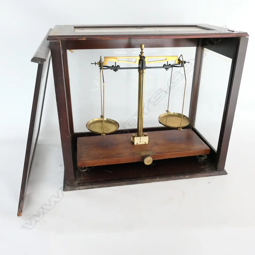SET OF CHEMICAL BALANCE SCALES IN GLAZED CASE Image 1++